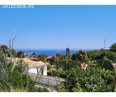 Parcela con vistas al mar y al montgó.