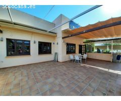 Restaurante a la venta en zona comercial de Las Marinas