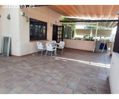 Restaurante a la venta en zona comercial de Las Marinas