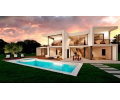 Villa de obra nueva cerca del casco urbano en parcela de 10.000m²