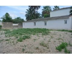 Parcela de 15.000m2 al lado del núcleo urbano de Dénia.