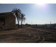 Terreno rústico con casa de campo para reformar