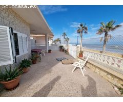 Exclusivo chalet en primera línea de playa en Miramar