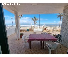 Exclusivo chalet en primera línea de playa en Miramar