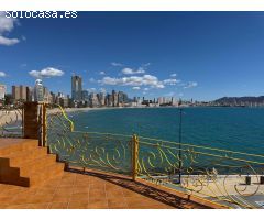 Exclusivo chalet de lujo en primera línea de la Playa de Poniente