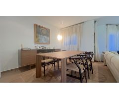 Hermosa villa con amplias habitaciones a unos metros del mar en Las Rotas, Denia