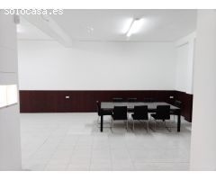 Amplio local comercial + almacén en el centro urbano de Dénia