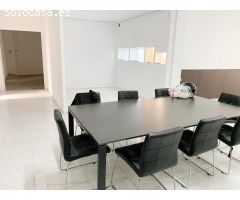 Amplio local comercial + almacén en el centro urbano de Dénia