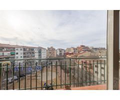 Piso de 4 habitaciones con vistas despejadas y sol