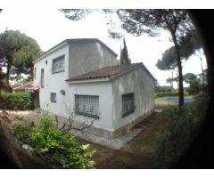 Gran torre de 6 dormitorios en parcela plana de 2.100 m2