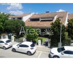 Casa duplex  en sector playa