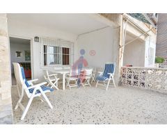 ¡ Casa con 110 m de jardín y 30 m2 de terraza en primera linea de playa de Guardamar!