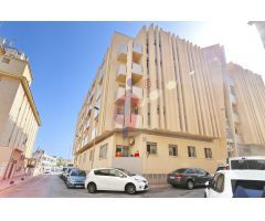 Apartamento en venta con 3 dormitorios + 2 baños y plaza de garaje a 200m. de la playa de Guardamar!