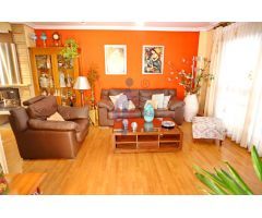 ¡Precioso bungalow adosado de 4 dormitorios en las Viñas, Guardamar del Segura!