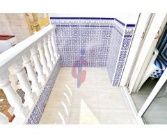 En venta apartamento de dos dormitorios con piscina en Guardamar del Segura