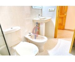Bonito apartamento de 1 dormitorio con vistas al parque en Guardamar del Segura
