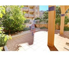 ¡Chalet adosado en venta a escasos metros de la playa de Guardamar del Segura!