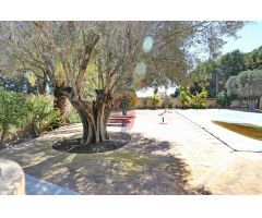 ¡Finca con parcela de 2000 metros cuadrados en venta en La Marina!