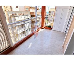 ¡En venta apartamento en última planta de tres dormitorios en Guardamar del Segura!