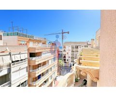 ¡En venta apartamento en última planta de tres dormitorios en Guardamar del Segura!