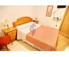 ¡Apartamento en venta en la Plaza de Pescadores, justo en el centro de Guardamar, con todo a mano!