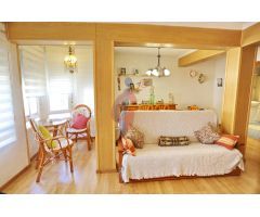 ¡Apartamento en venta en la Plaza de Pescadores, justo en el centro de Guardamar, con todo a mano!