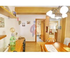 ¡Apartamento en venta en la Plaza de Pescadores, justo en el centro de Guardamar, con todo a mano!