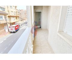 Apartamento con 3 dormitorios, 2 baños y piscina comunitaria Guardamar del Segura