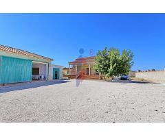 Se vende chalet independiente con parcela de 241 m² en La Marina