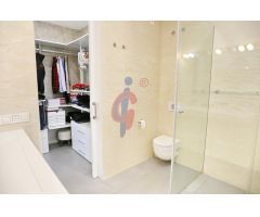 IMPRESIONANTE APARTAMENTO EN ZONA PUERTO CON TERRAZA DE 25M2