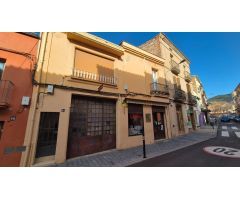 LOCAL EN VENDA DE 300 M2 AL CENTRE DE CASTELLAR