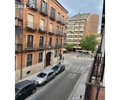 PISO JUNTO A LA PLAZA SAN MIGUEL