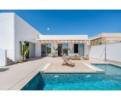 Villa de Lujo en Venta en Benijófar, Alicante