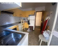 Inmobiliaria FinVall vende amplio piso para reformar en la calle Leopoldo Cano