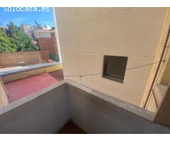 Inmobiliaria FinVall vende amplio piso para reformar en la calle Leopoldo Cano