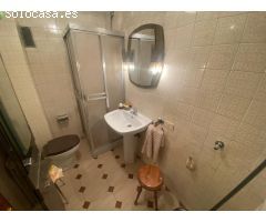 Inmobiliaria FinVall vende amplio piso para reformar en la calle Leopoldo Cano