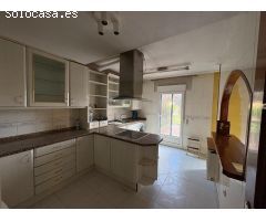 CHALET ADOSADO EN ZARATÁN