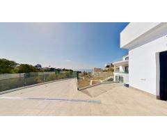 Villa de Lujo en Venta en Benalmádena Costa, Málaga