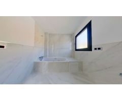 Villa de Lujo en Venta en Benalmádena Costa, Málaga
