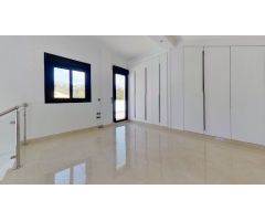 Villa de Lujo en Venta en Benalmádena Costa, Málaga