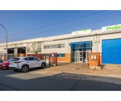 Nave Industrial en Perfecto Estado con Ubicación Estratégica en Sevilla
