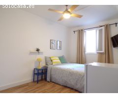 HABITACION MUY AMPLIA POR 345€