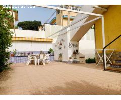 Villa privada con 6 habitaciones frente al mar en Guardamar playa.