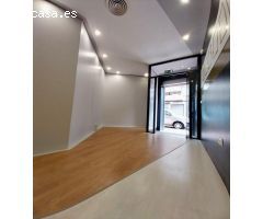 Se vende local comercial en avenida principal de Guardamar.