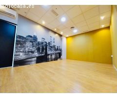 Se vende local comercial en avenida principal de Guardamar.