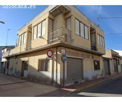 Casa céntrica con casi 300 m2 en el centro de San Fulgencio.