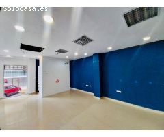 Se alquila local comercial en Avenida Cervantes, playa centro Guardamar.