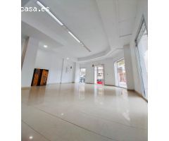 Se alquila local comercial en Avenida Cervantes, playa centro Guardamar.