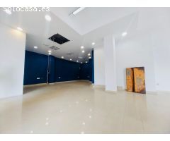 Se alquila local comercial en Avenida Cervantes, playa centro Guardamar.