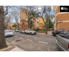 SE VENDE LOCAL COMERCIAL  EN CALLE CATALUNYA DE REUS